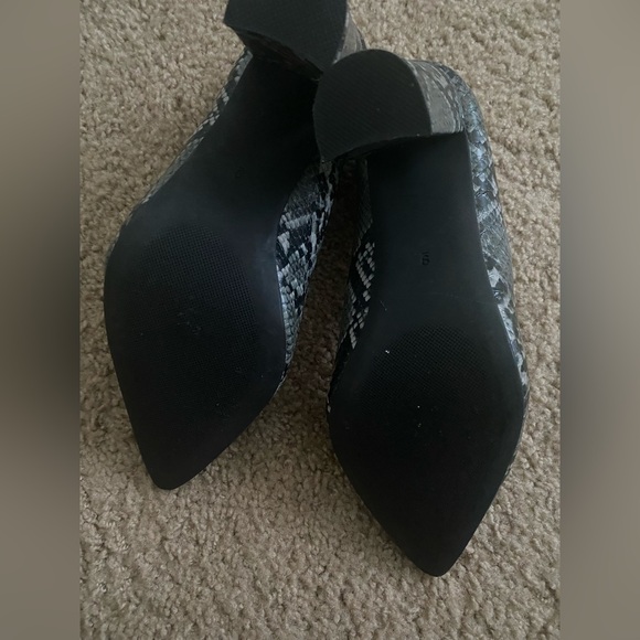 OLIVIA MILLER - SNAKE PRINT HEELS - Picture 4 of 5